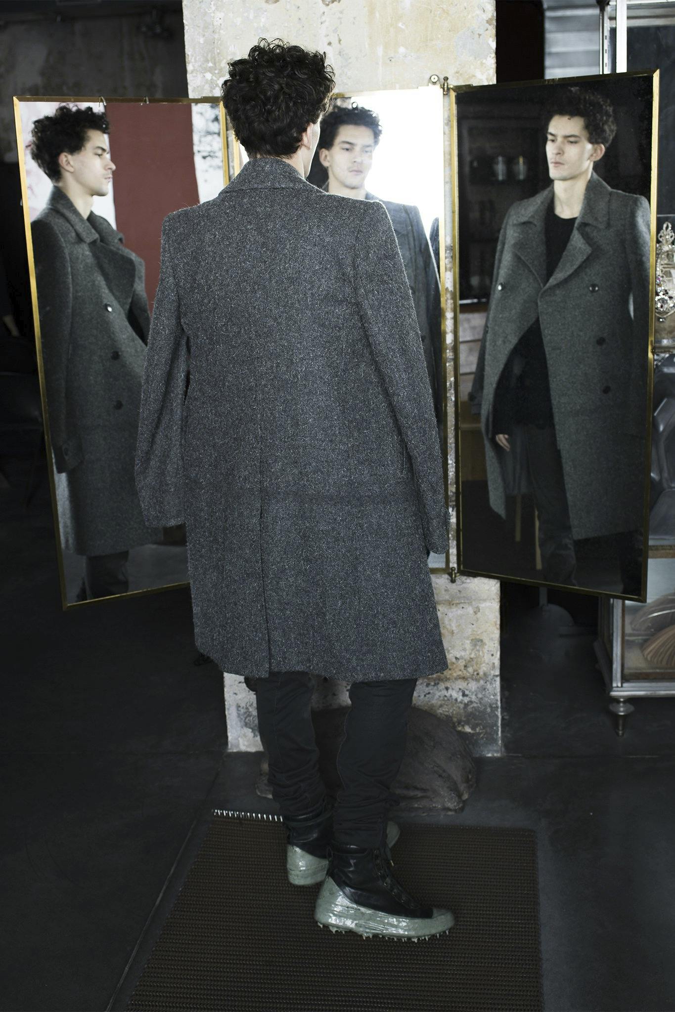Whispering Mirrors édito 07